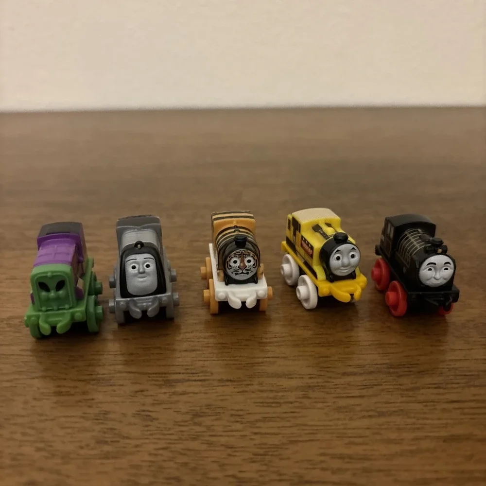 Thomas The Tank Engine Train & Friends Minis Micro‎ Mini Trains Lot Of 8 - Space